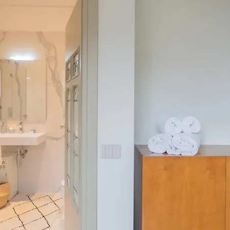 公寓 Garibaldi's Balcony By Rent *