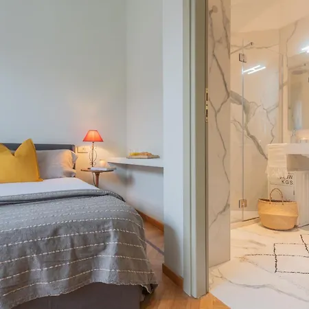 Garibaldi's Balcony By Rent Como