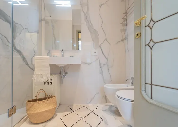 Garibaldi's Balcony By Rent * Como