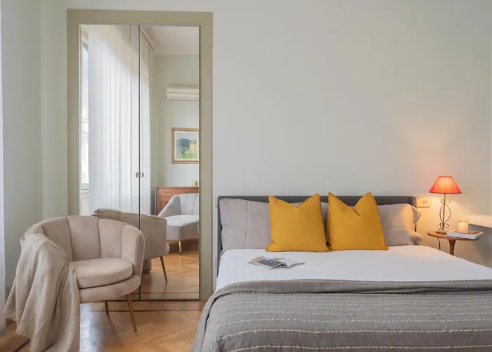 Garibaldi's Balcony By Rent Como