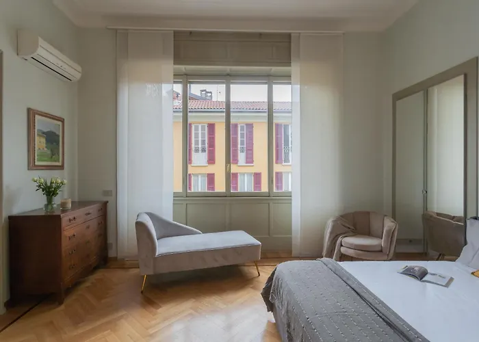 Garibaldi's Balcony By Rent * Como