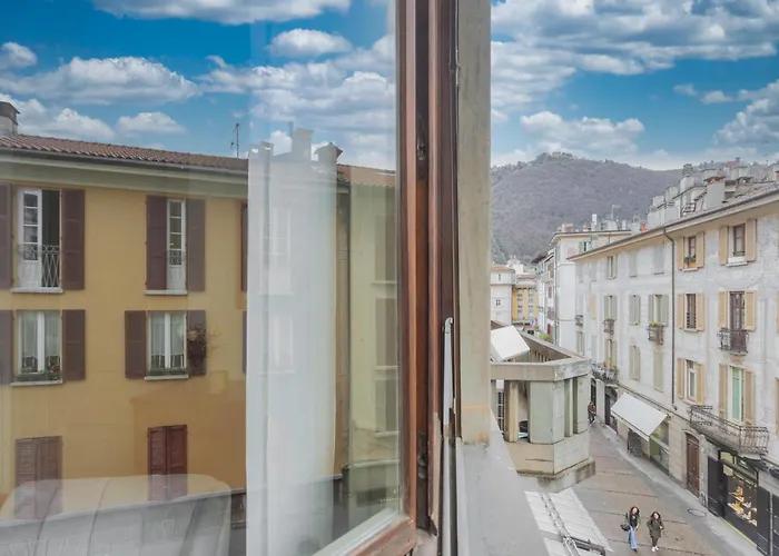 Garibaldi's Balcony By Rent * Como