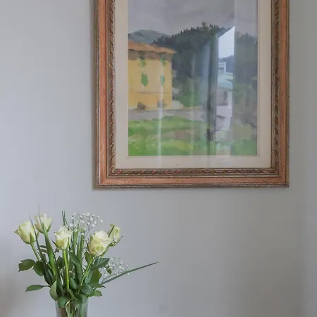 Garibaldi's Balcony By Rent Apartment Como