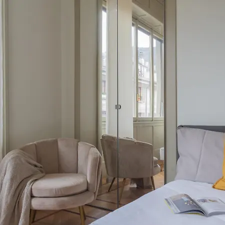 Garibaldi's Balcony By Rent Apartment Como