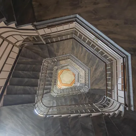 Garibaldi's Balcony By Rent * Como