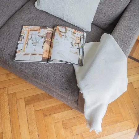 Garibaldi's Balcony By Rent Apartment Como